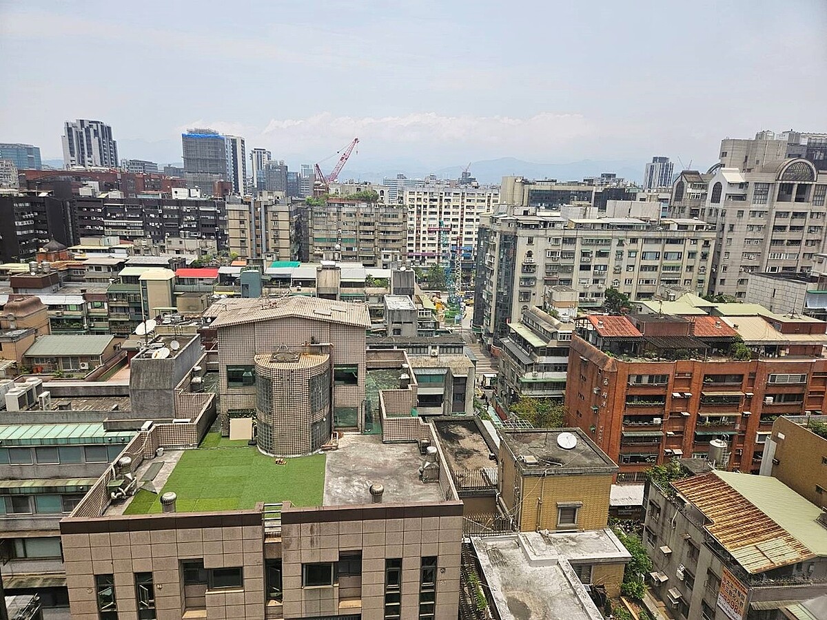 台北市現況小宅熱絡,25坪~近30坪的老公寓也很搶手,尤其若具備地段好、且有都更效益的條件的老屋,更是馬上就會賣出。圖/好房網News記者林和謙/攝