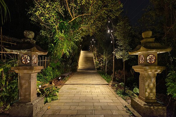 具百年歷史的日式石燈籠。圖/台北市工務局提供