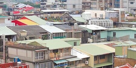 連續雨天賞屋好時機，專家建議手眼並用觀測有無漏水。（本報資料照片）