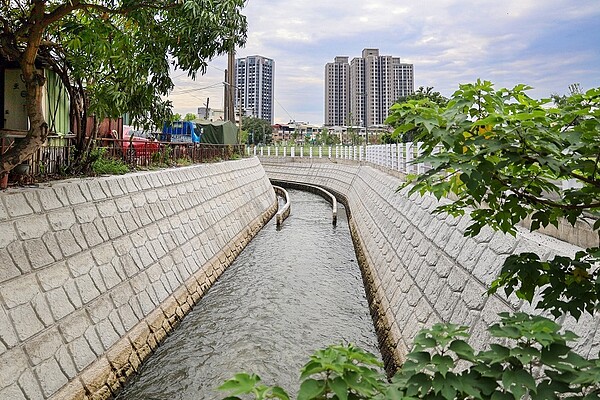 中興大排（大衛路至國光路）護岸改善治理工程改善後。圖／水利局提供