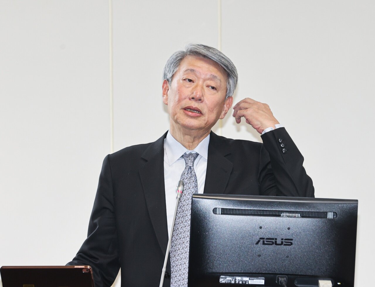 AI商機大爆發,外界關注台灣電力是否足夠因應。經濟部長郭智輝表示,不會放掉要在台灣投資的人,「電力需求我一定要滿足」,但中長期AI實際用電需求,可能得至2028年才會明朗。聯合報系資料照片/記者曾原信攝影