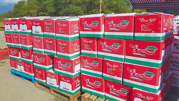 花蓮縣政府、農業部農糧署評估需求推動「花蓮縣0403災後宅配運費補助計畫」,補助農產品運費每件60元,降低農民成本。(花蓮縣政府提供/王志偉花蓮傳真)