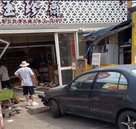 彰化鹿港百年知名「玉珍齋餅店」遭車撞入　店面毀損2人傷