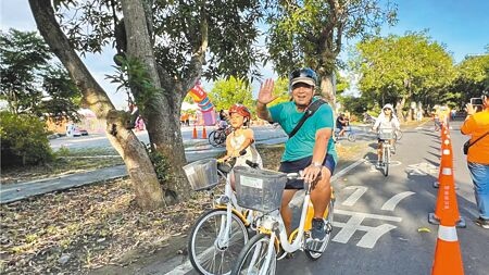 
台南市柳營區公所日前在太康有機農場舉辦騎單車活動，吸引很多外地車友參加，有些民眾特別租YouBike前來。（本報資料照片）
