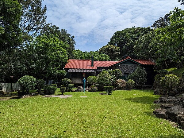 仲量聯行接受客戶委託,銷售位於陽明山國家公園內、草山行館歷史文化園區旁的日式建築,佔地面積達362坪。圖/仲量聯行提供