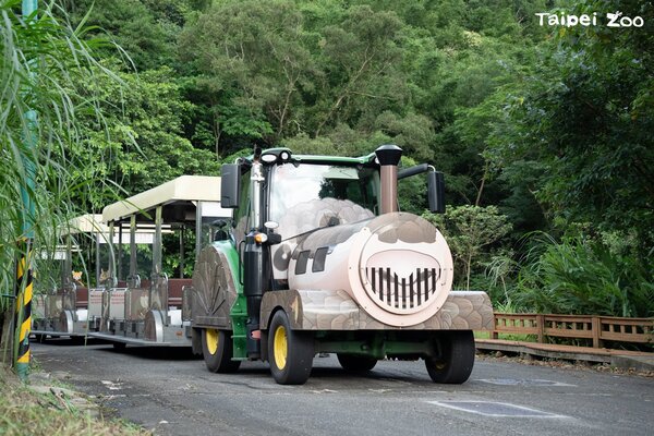 為歡慶動物園110歲生日，園方特別推出「夜FUN探險列車」。圖／台北市立動物園提供