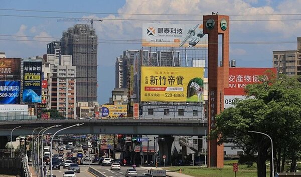 新竹科學園區周遭近年房市熱絡,但是大新竹地區目前社宅仍是零,首個社宅建案還在趕工中。記者余承翰/攝影
