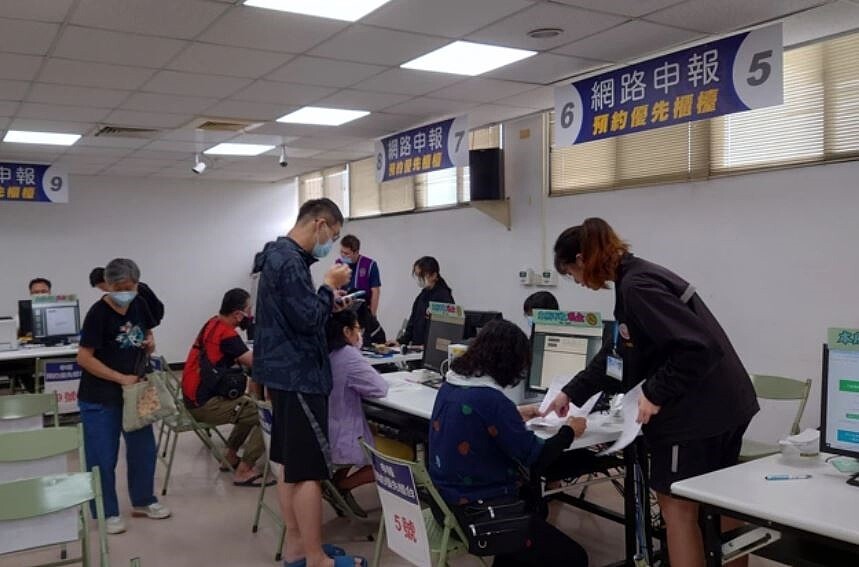 民眾若因疏忽或忙碌錯過綜所稅申報期間,有兩種方式可以補申報。 聯合報系資料庫