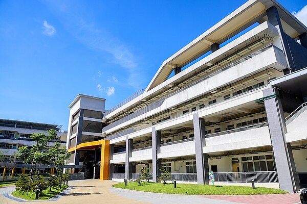 新北市忠孝國中21日舉辦校舍改建啟用典禮。圖／新北市政府提供