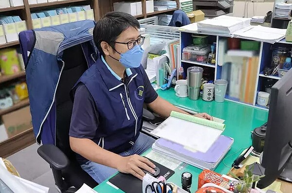 法務部行政執行署屏東署查出無照營業遭罰遲不繳納的南灣民宿業者,名下坐擁10間小套房,祭出查封資產、凍結存款處分,成功為國庫追回欠款。圖/屏東執行分署提供