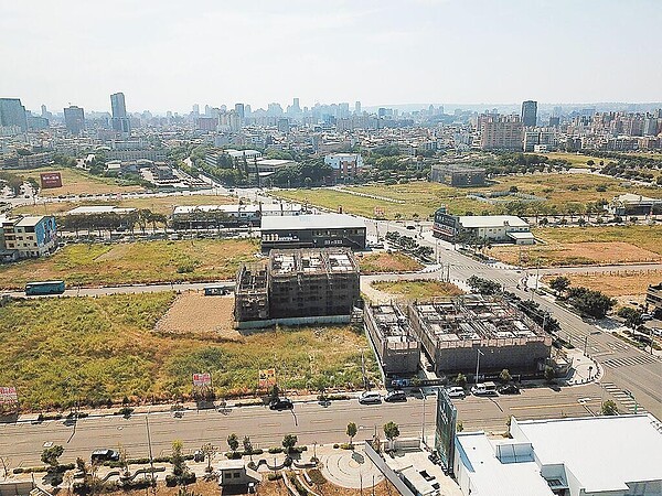 景氣太好推案跟不上,前4月建照核發量為6年同期新低。圖/業者提供