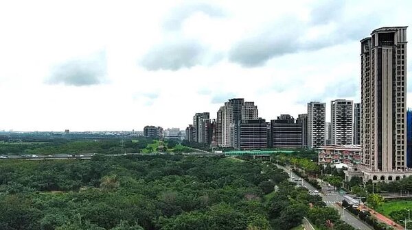 頭前溪北岸高灘地未來將打造為河濱公園,與南岸竹市河濱公園相互為大新竹民眾提供休閒活動去處。圖/竹縣府提供