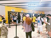 雷雨頻繁　大巨蛋開放Gate6入口