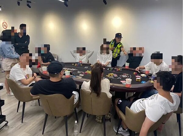 北市大安警方月初查獲的德州撲克賭場又重起爐灶，不到一個月再度被查獲。記者翁至成／翻攝