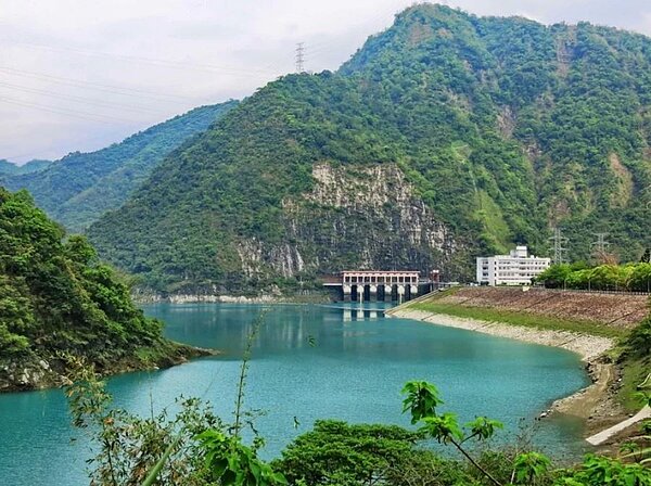 台電強調，因應夜尖峰必須採多元調度措施，包括啟動抽蓄發電機組，以及抑低需求。圖／聯合報系資料照片