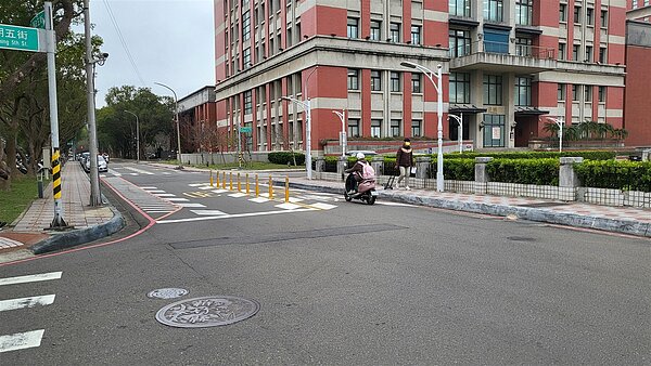 竹縣獲中央核定12案1.8億元,建構行人安全友善環境。圖/新竹縣工務處提供