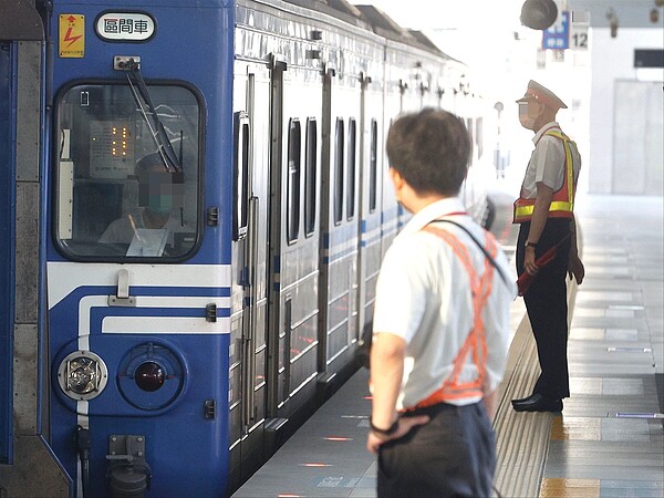 台鐵113次列車因在永康車站至台南車站間發生平交道事故，部分列車有所延誤。示意圖，與新聞無關。聯合報系資料照