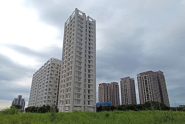 樓層越高、成交價就越高? 專家曝價差「1關鍵」 邱明芳表示,以不動產估價技術規則來解釋,因各層樓的效用不同所致,「樓層別效用比」導致建坪銷售金額也有所不同。圖/好房網News記者林和謙/攝