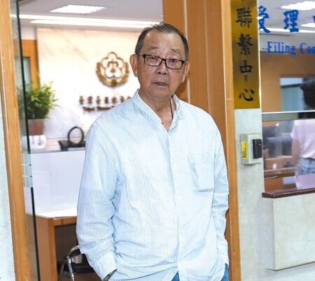 
台開前董事長邱復生（見圖）涉嫌違反《證交法》，台北地檢署24日指揮調查局搜索、約談邱等6人。（陳俊吉攝）
