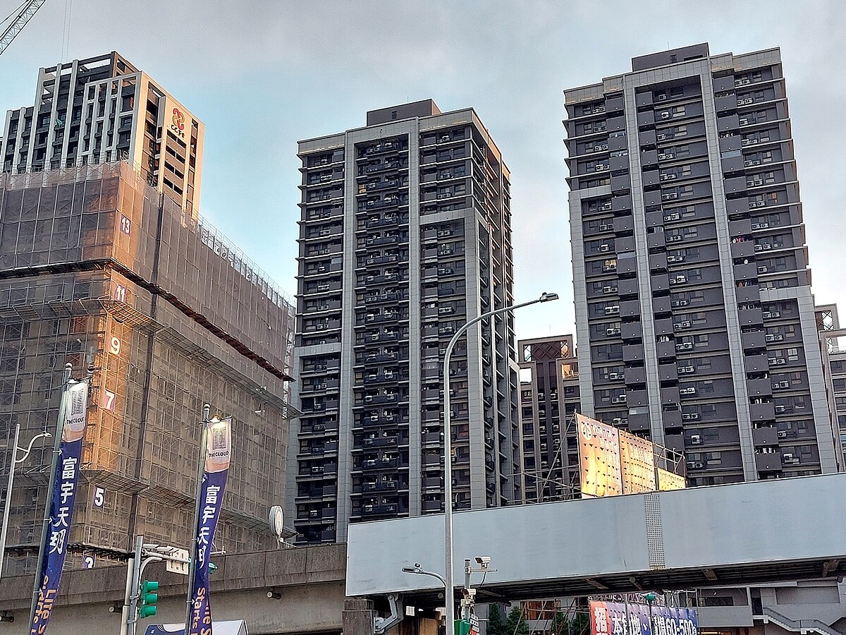 A7房市買氣強,有預售案的小坪數2房與3房產品,兩個月左右就賣完,首購族擔心再猶豫「房價又上升,更難買房」。圖/好房網News記者林和謙/攝