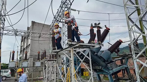 大溪區福安變電所突遭雷擊,大溪、復興區2萬2421用戶大停電。圖/台電提供