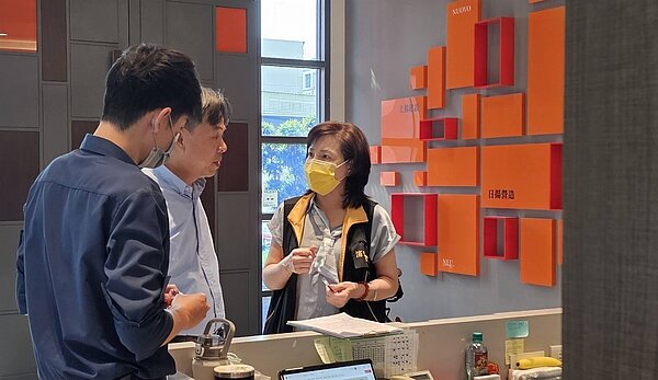 近年房市火熱，台南市法制處加強稽查預售屋爭議，提醒消費者應留意履約擔保機制。圖／台南市法制處提供