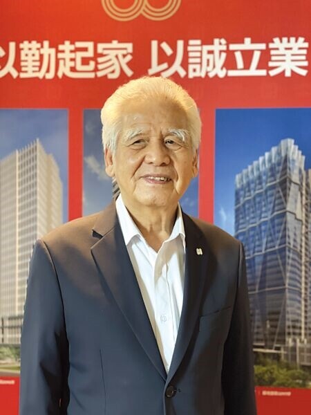 
長虹建設董事長李文造指出，這一波房價「漲到年底差不多到頂了！」，明年可望「保溫」。圖∕蔡惠芳
