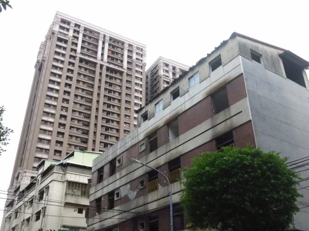 PTT一名網友表示自己爺爺104歲,爸爸快80歲還等不到房產繼承。示意圖,非當事房產。聯合報系資料照/記者李成蔭攝影