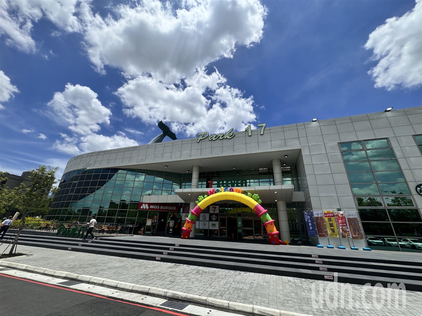南科Park17商場見證南科20年來發展，今改裝後重新開幕。記者莊曜聰／攝影 