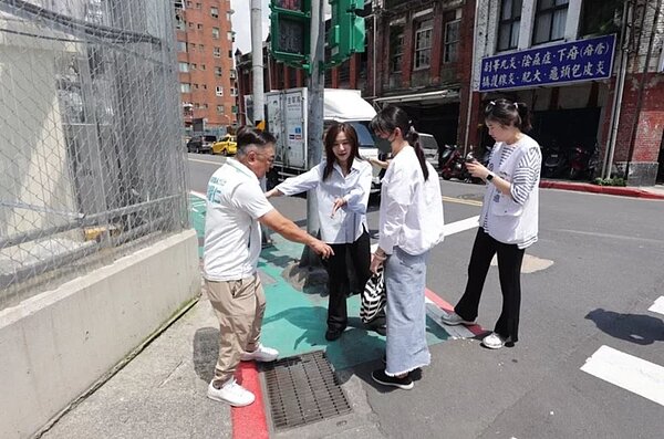 立委吳沛憶及北市議員劉耀仁到場會勘。圖／吳沛憶服務處提供