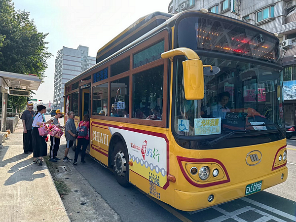 嘉義市免費搭乘市區公車政策延長到今年12月31日。圖／嘉義市政府提供