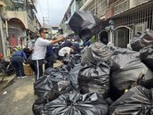 出動上百名志工　台南北區「垃圾屋」清出20噸雜物