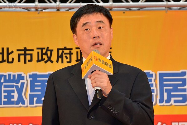 台北市政府與永慶房仲集團,於台北市政府沈葆楨廳,聯合舉辦十大免費住宅租貸平台記者會,圖為台北市長郝龍斌致詞。(好房News記者 陳韋帆攝影)