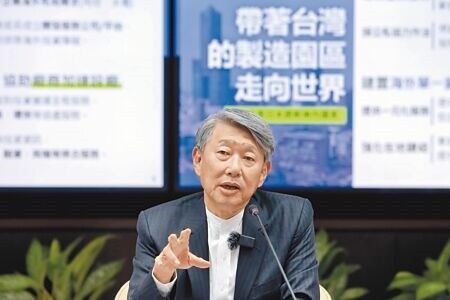 
經濟部長郭智輝表示，工廠、數據中心不允許跳電，強調台電人力不足，要加強供電妥善率，需跨部會協商從國外引進移工來解決。圖∕本報資料照片
