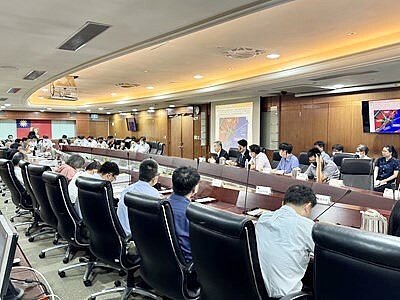 交通部召開台中機場捷運審查,由副市長黃國榮率市府團隊出席。台中市政府提供