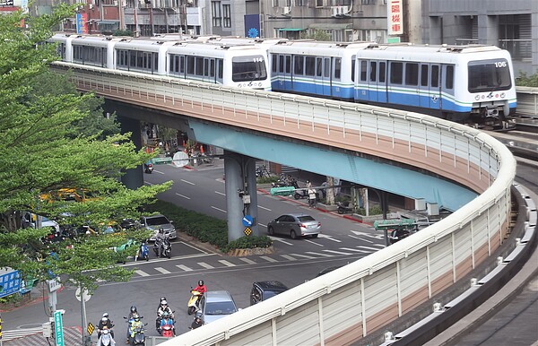 台北捷運文湖線2日受雷擊影響，下午近3點停止營運。聯合報系資料照