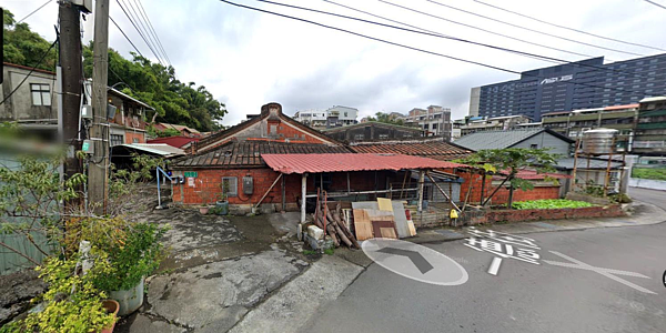 位於北投一德街屋齡逾百年的古厝。取自google地圖