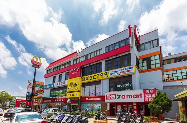 楊梅屬大桃園「發展潛力區域」,擁埔心及楊梅兩大生活商圈,有多個大型連鎖品牌進駐,生活機能超便利。圖/合悅建設提供