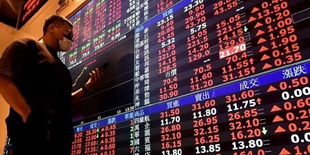 釉料大廠中釉(1809)4日股價強勢,帶量漲逾7%股價上攻。圖∕本報資料照片