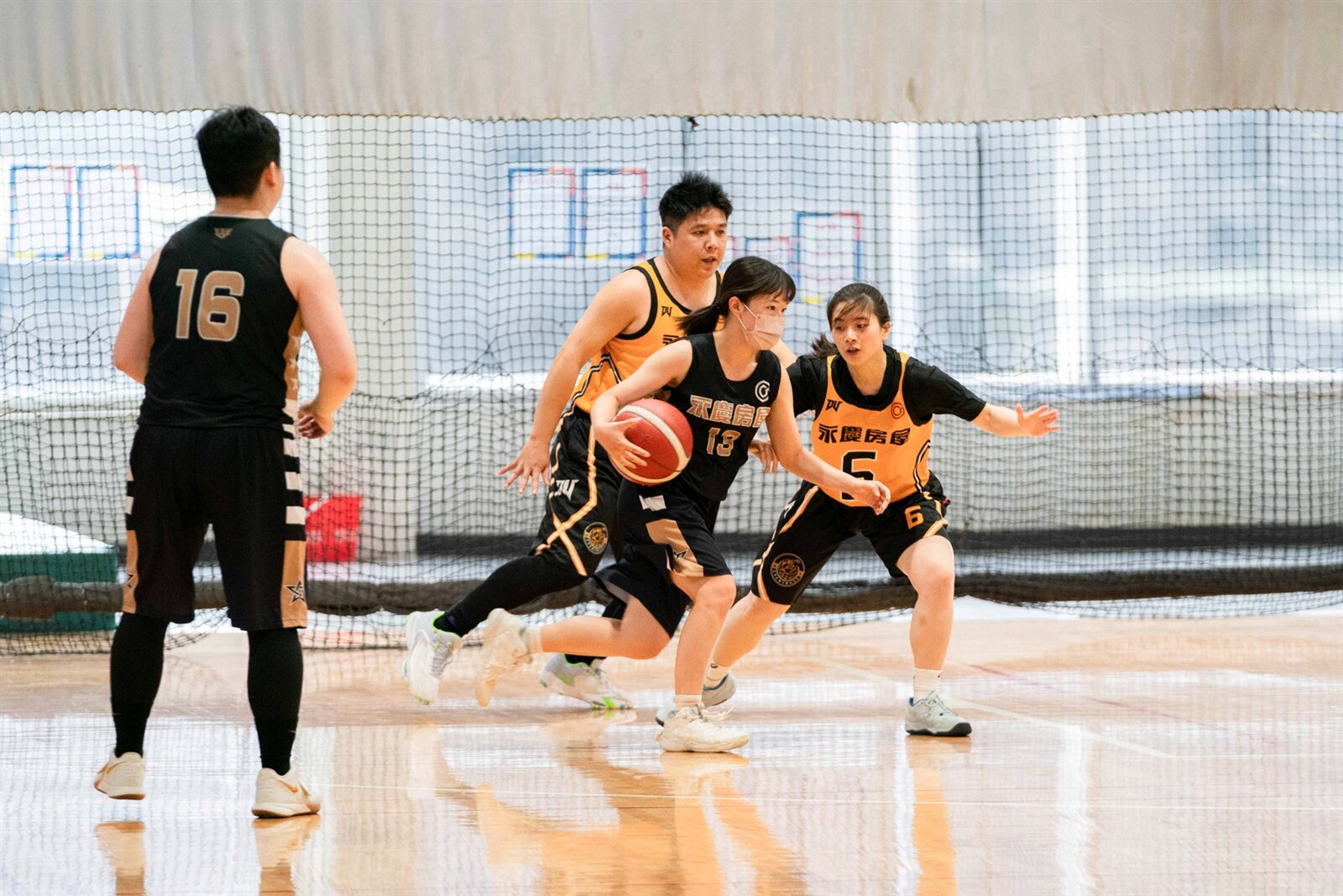 永慶每年都會舉辦各式各樣的體育活動,讓大家都能選擇自己擅長、喜歡的項目來參與。圖/永慶房產集團提供