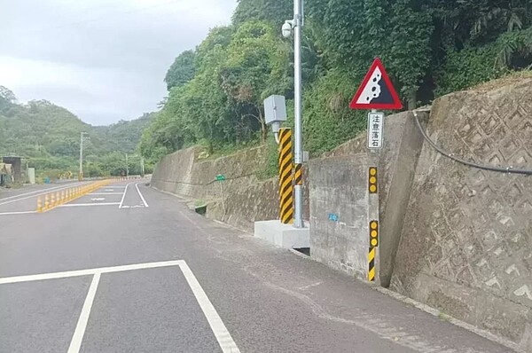 台3線103.5公里苗栗縣三灣鄉大河村區間測速路段,新設固定桿建置中。圖/民眾提供