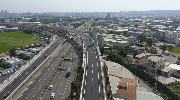 國1大雅系統交流道通車後，台中市高快速道路路網串聯更完整。圖／台中市交通局提供