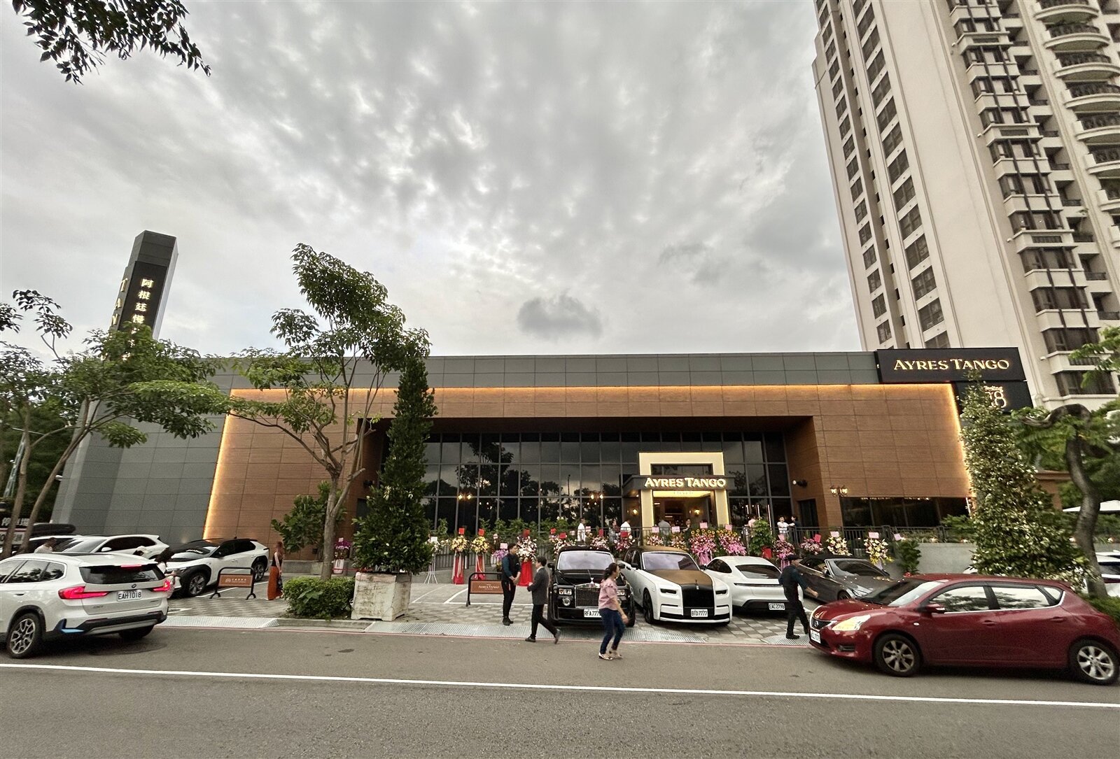 全台最大的阿根廷餐酒館「Ayres Tango阿根廷牛排餐酒館」6日開幕。記者宋健生/攝影 