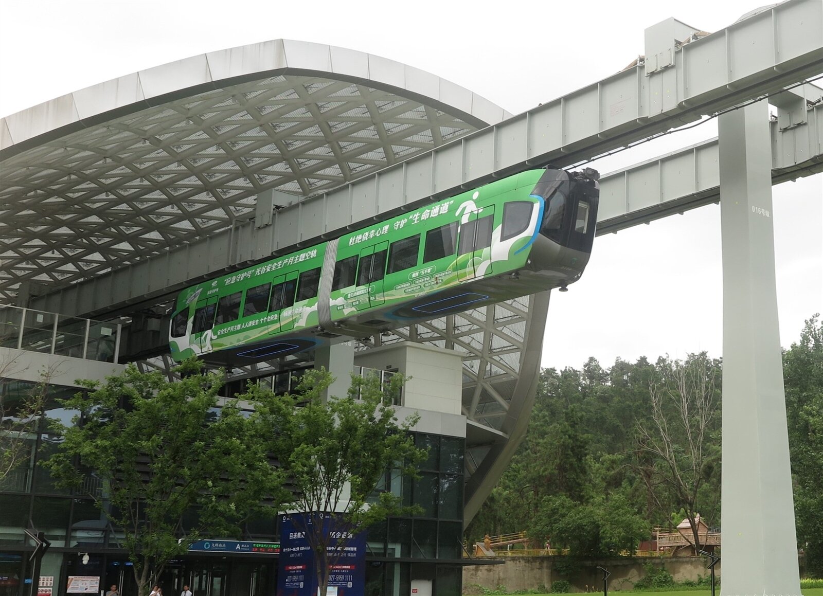 光谷空軌是大陸首條正式營運的空軌列車項目。記者陳政錄/攝影