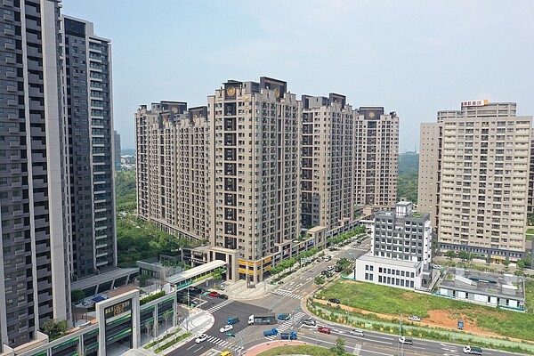 桃園「文青路」上數千戶的合宜宅,大坪數、三房以上房型,CP值高,吸引首購、換屋族。(圖 / 永慶房屋提供)