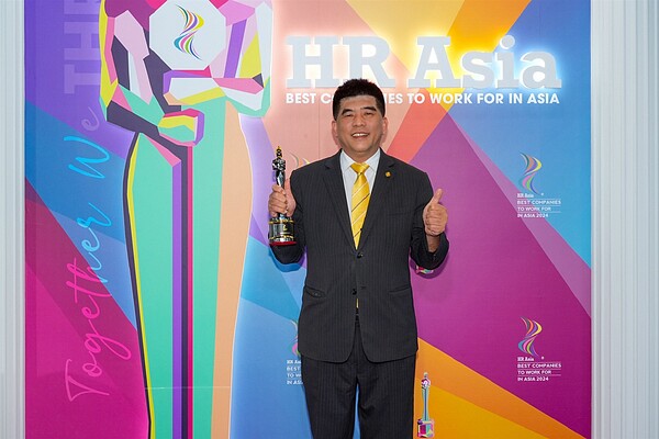 永慶房屋總經理吳良治表示，不動產仲介是貼近人的服務，有溫度的職場才能為客戶帶來感動服務。圖／永慶房產集團提供