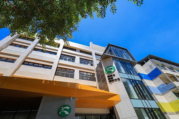 前金運動中心是高雄市第8座運動中心,最大特色為引進智慧科技健身器材。圖/高雄市政府提供