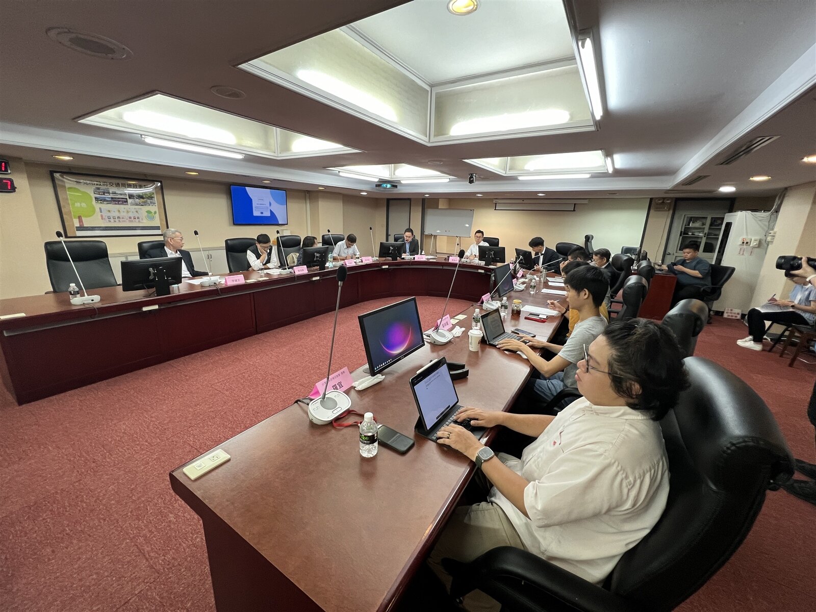 北市議員趙怡翔、詹為元與陳宥丞舉辦「台北車站建置市區公車轉運站」公聽會,邀集交通局各局處、民間團體與專家學者與會討論。記者鍾維軒/攝影