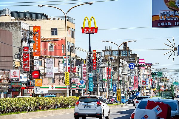 明新重劃區鄰近舊市區，居住人口多、也有學生族群，具備強大商機，店面效益大。圖／寶佳「學知苑」提供
