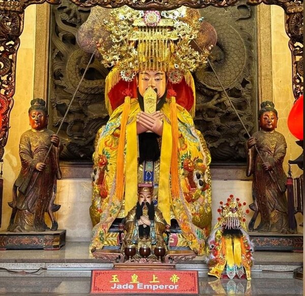 12日是玉皇大帝成道稱帝的日子,命理師楊登嵙分享到廟宇祭祀補運的方式。圖/楊登嵙提供
